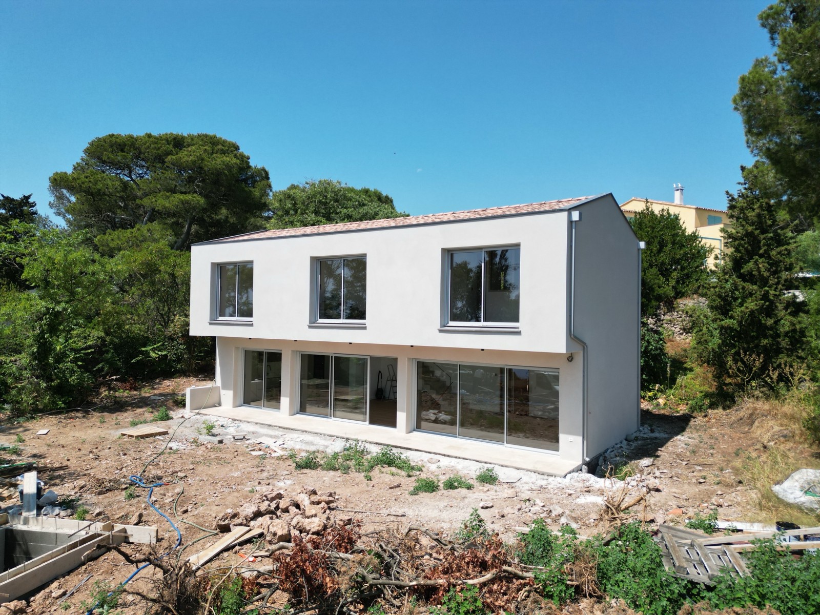 Construction d’une villa contemporaine ouverte sur l’extérieur sur le mont saint-clair de Sete dans l'Hérault