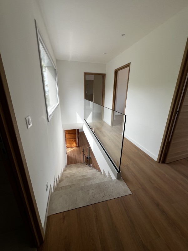 Construction d’une villa contemporaine ouverte sur l’extérieur sur le mont saint-clair de Sete dans l'Hérault