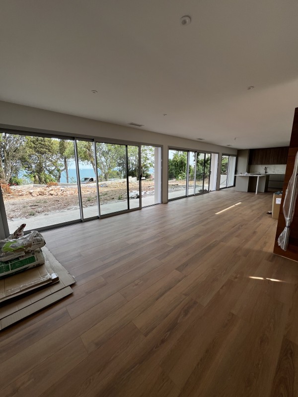 Construction d’une villa contemporaine ouverte sur l’extérieur sur le mont saint-clair de Sete dans l'Hérault